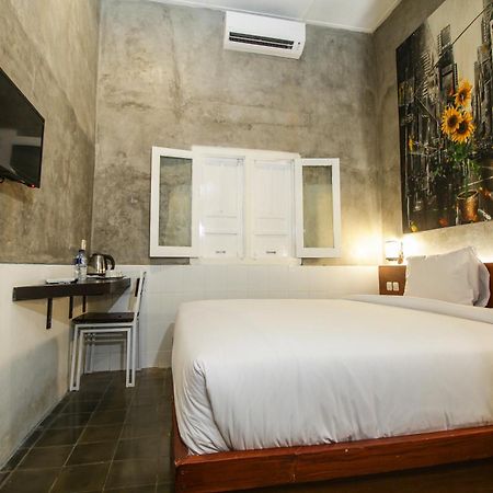 Watu Agung Guest House Маґеланґ Екстер'єр фото