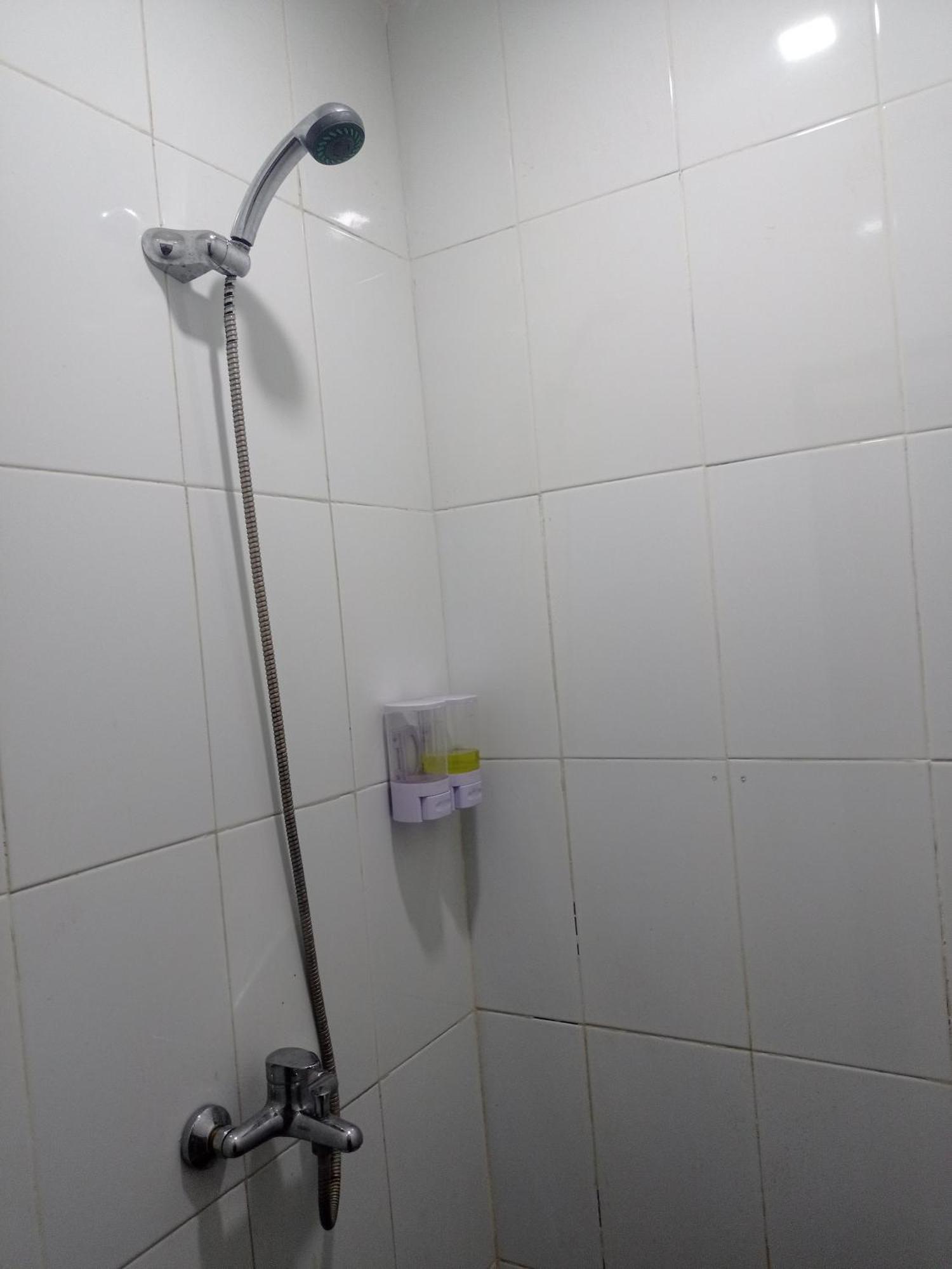 Watu Agung Guest House Маґеланґ Екстер'єр фото