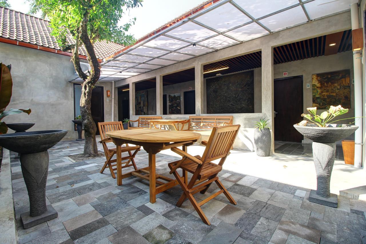 Watu Agung Guest House Маґеланґ Екстер'єр фото
